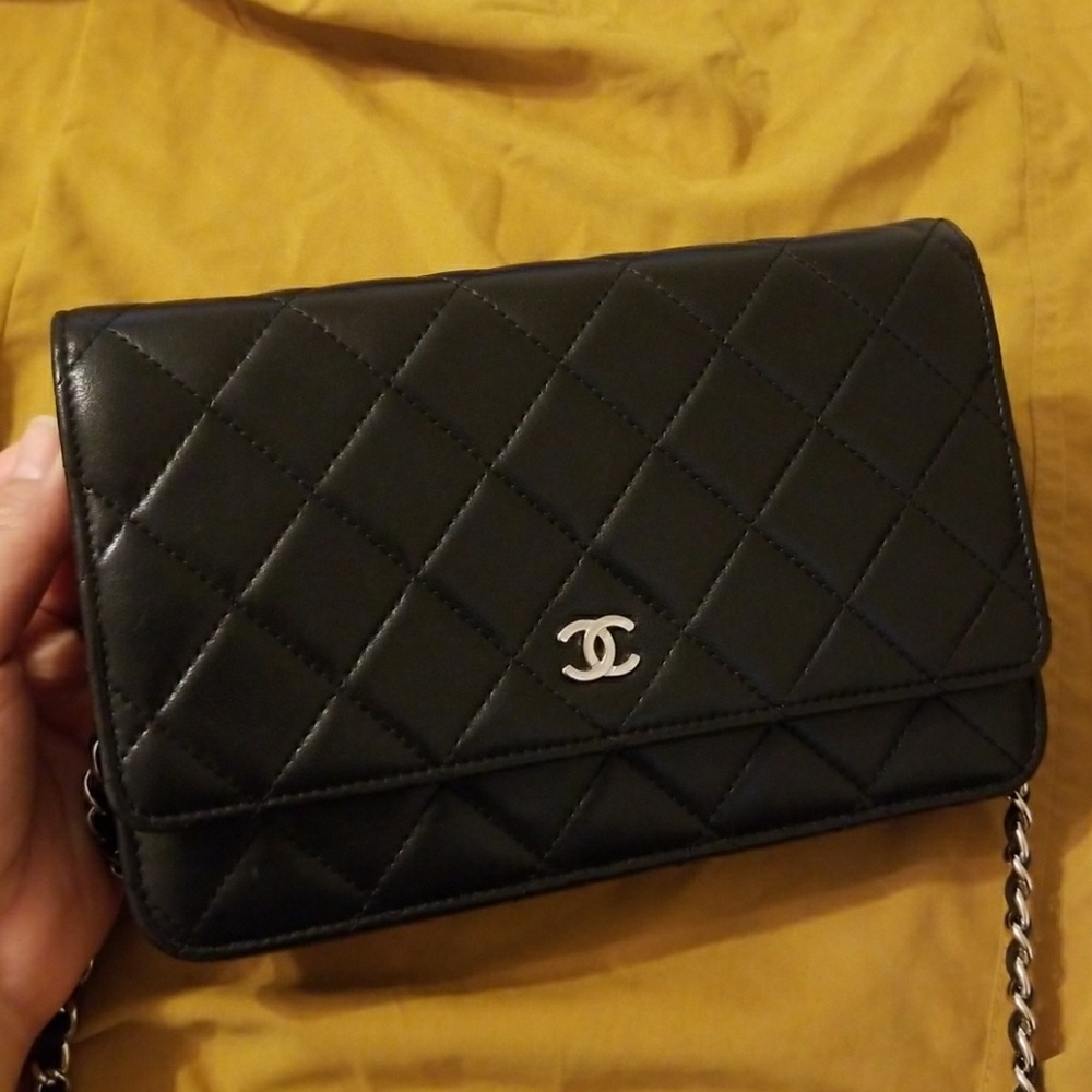 🌸SOLD🌸Chanel Wallet on Chain